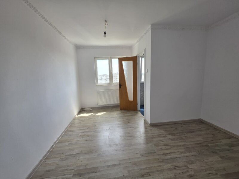 1 Decembrie 1918 intersectie  Postavarul, vedere spate, Auchan,